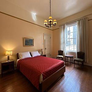 Habitación Estándar con Cama Queen